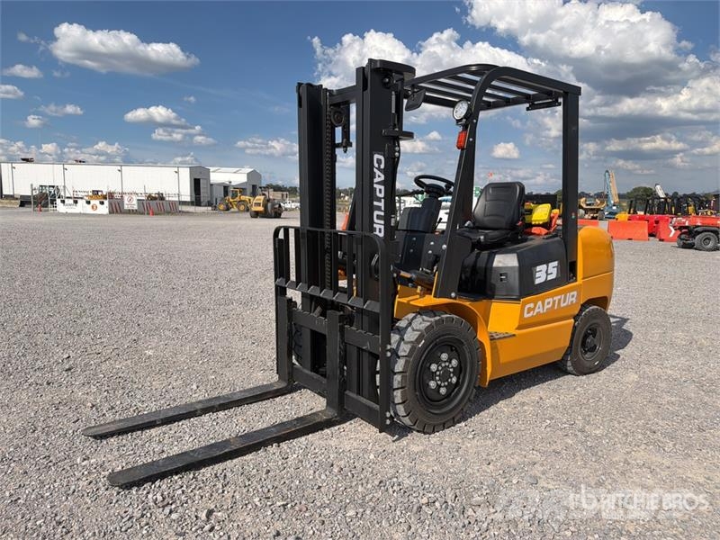 Captur FM35H 7700 lb Pneumatic Tire Montacargas (S Autokrāvēji - citi