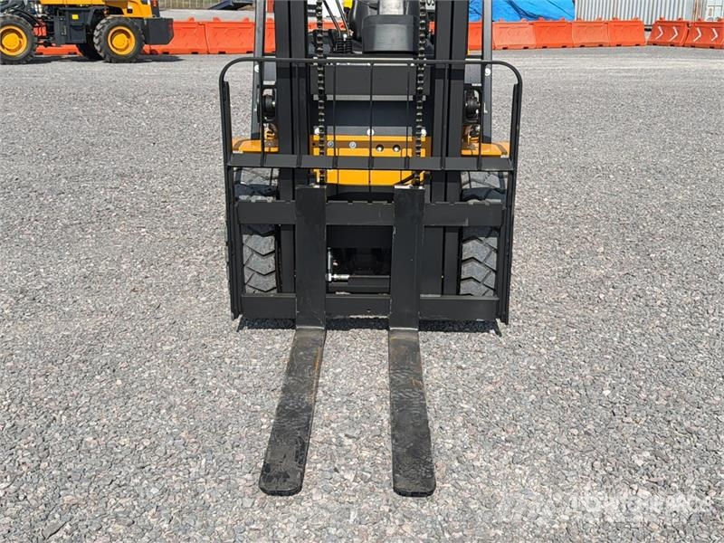  Captur FM35H 7700 lb Pneumatic Tire Montacargas (S Autokrāvēji - citi