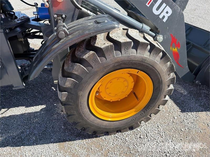 Captur ZL943-9 Cargador sobre Neumaticos (Sin Usar Gumikerekes homlokrakodók