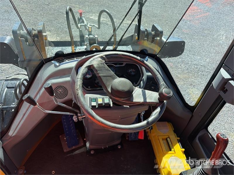 Captur ZL943-9 Cargador sobre Neumaticos (Sin Usar Gumikerekes homlokrakodók