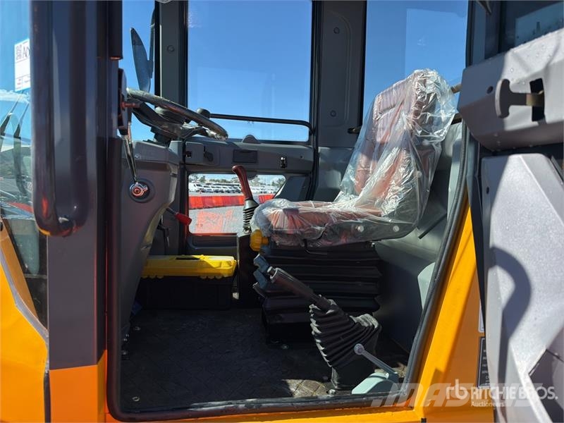 Captur ZL943-9 Cargador sobre Neumaticos (Sin Usar Gumikerekes homlokrakodók