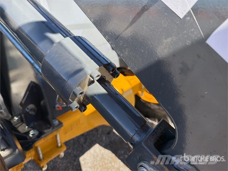 Captur ZL943-9 Cargador sobre Neumaticos (Sin Usar Gumikerekes homlokrakodók