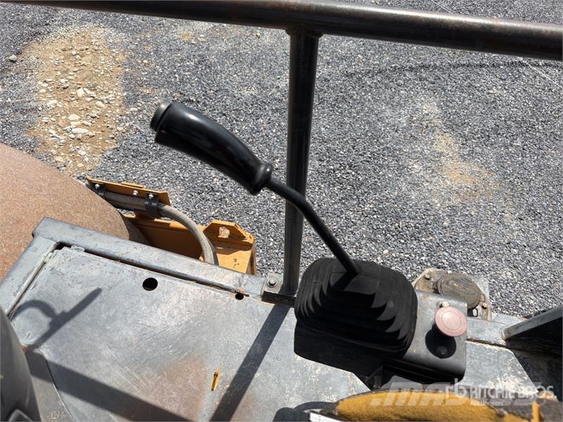 CASE 1107EX Rodillo / Smooth Drum Compactor Egydobos hengerek