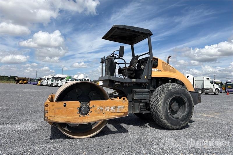 CASE 1107EX Rodillo / Smooth Drum Compactor Egydobos hengerek
