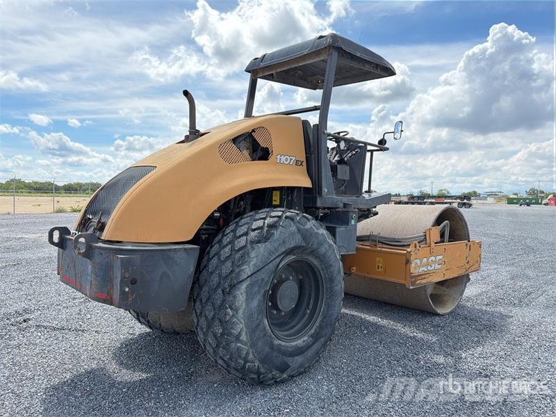 CASE 1107EX Rodillo / Smooth Drum Compactor Ühe trumliga rullid