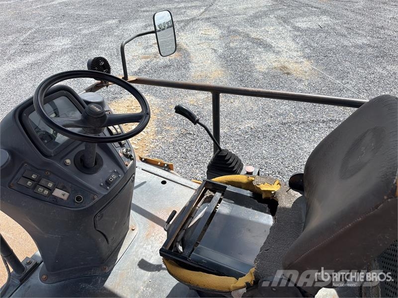 CASE 1107EX Rodillo / Smooth Drum Compactor Egydobos hengerek