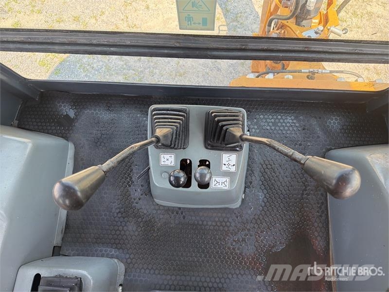 CASE 770EX Retroescavadeiras