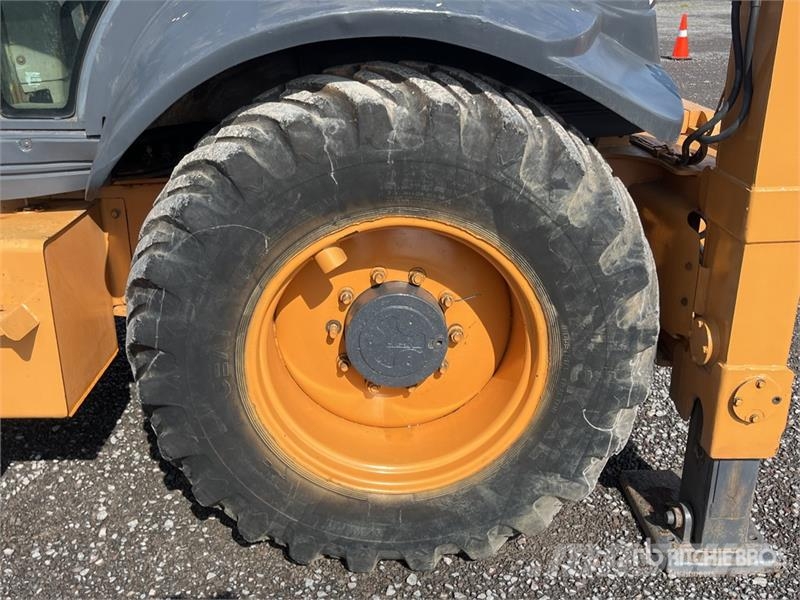 CASE 770SS Retroexcavadora / Backhoe Loader Ekskavaatorlaadurid