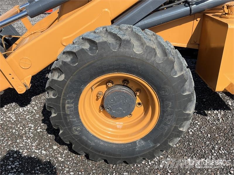 CASE 770SS Retroexcavadora / Backhoe Loader Ekskavaatorlaadurid