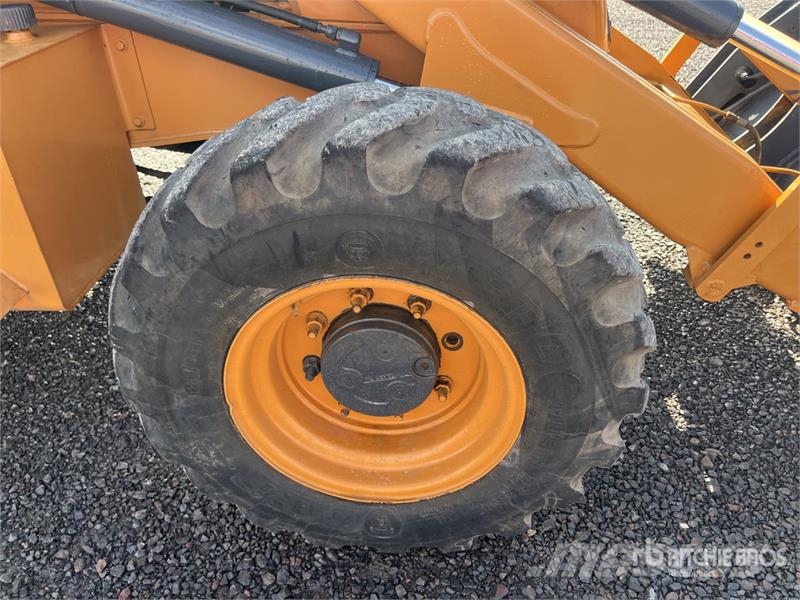 CASE 770SS Retroexcavadora / Backhoe Loader Ekskavaatorlaadurid