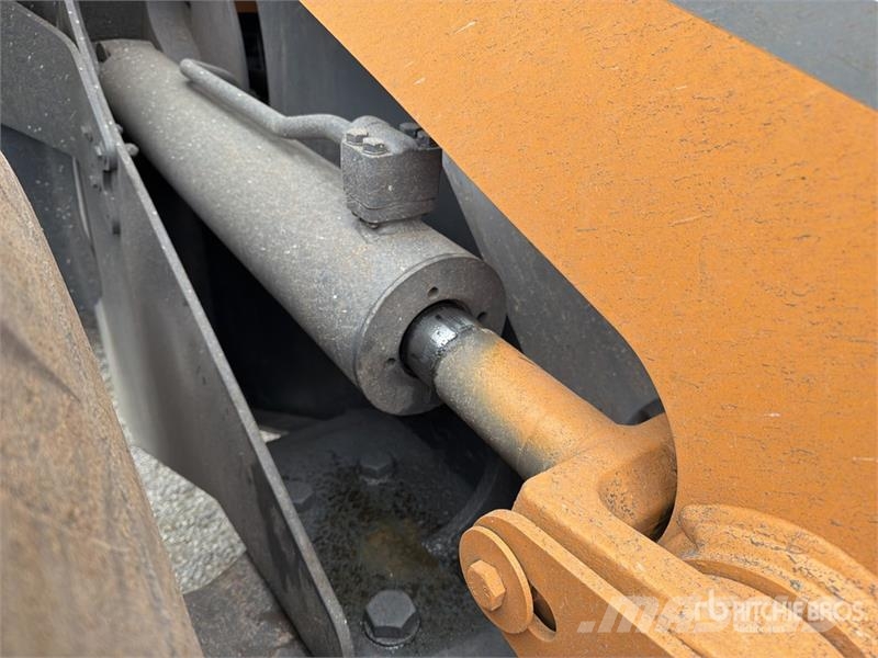 CASE 821G  휠로우더