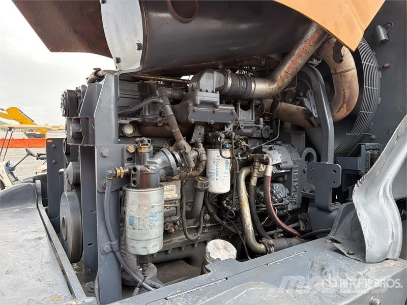 CASE 821G  휠로우더