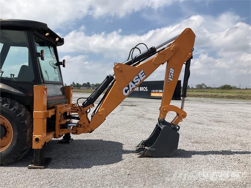 CASE 851EX-SS 4x4 Retroexcavadora / Backhoe Loader Terne