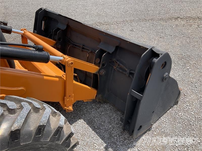 CASE 851EX-SS 4x4 Retroexcavadora / Backhoe Loader Terne