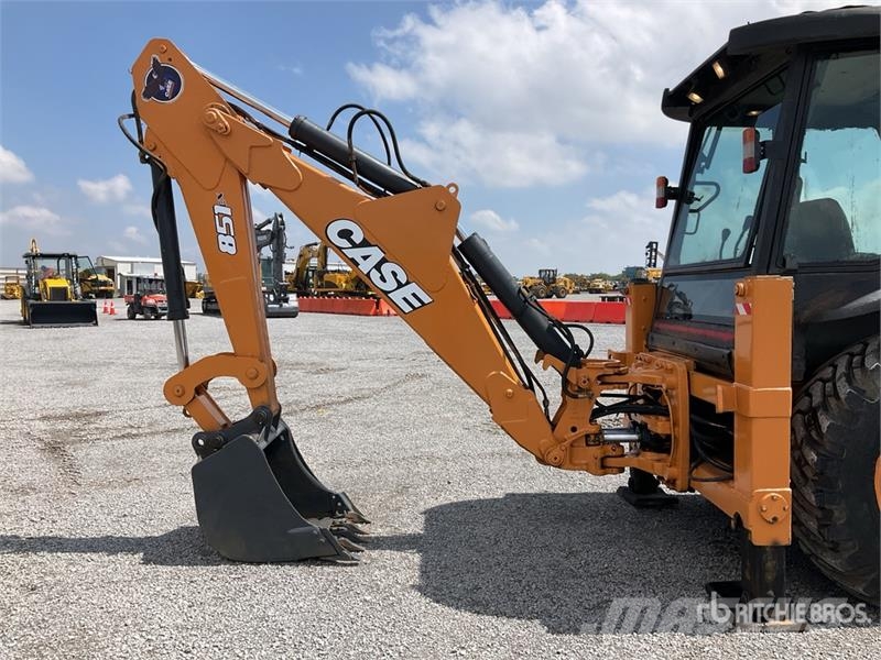 CASE 851EX-SS 4x4 Retroexcavadora / Backhoe Loader Terne
