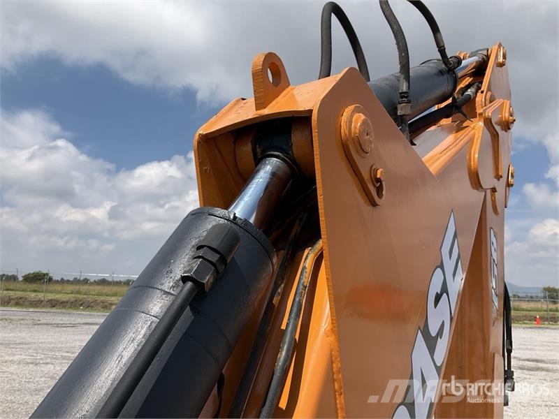 CASE 851EX-SS 4x4 Retroexcavadora / Backhoe Loader Terne