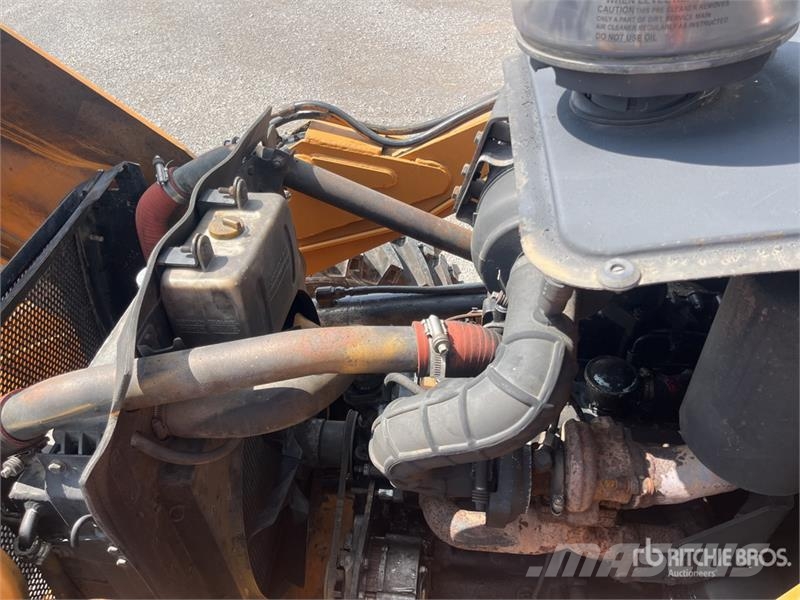 CASE 851EX-SS 4x4 Retroexcavadora / Backhoe Loader Terne