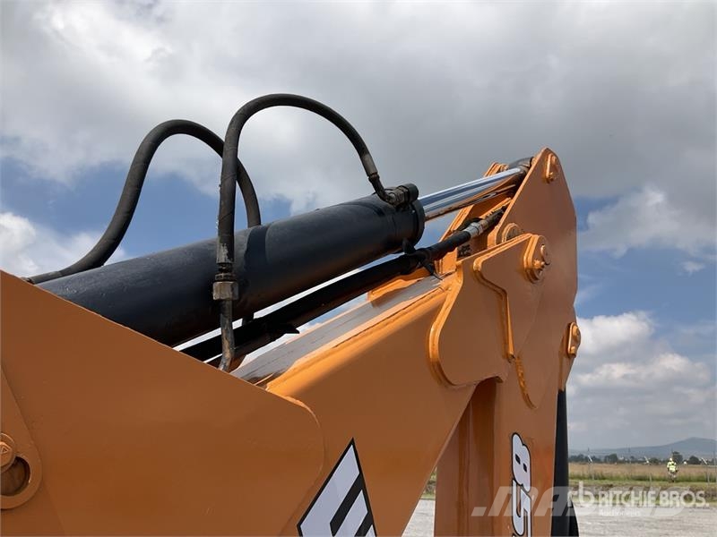 CASE 851EX-SS 4x4 Retroexcavadora / Backhoe Loader Terne