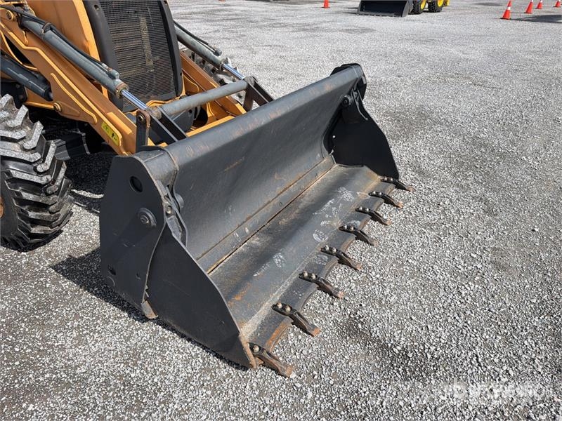 CASE 851EX-SS 4x4 Retroexcavadora / Backhoe Loader Ekskavaatorlaadurid