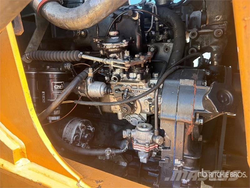 CASE 851EX-SS 4x4 Retroexcavadora / Backhoe Loader لوادر ذات جرافات عكسية