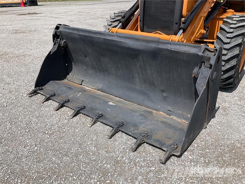 CASE 851EX-SS 4x4 Retroexcavadora / Backhoe Loader Terne