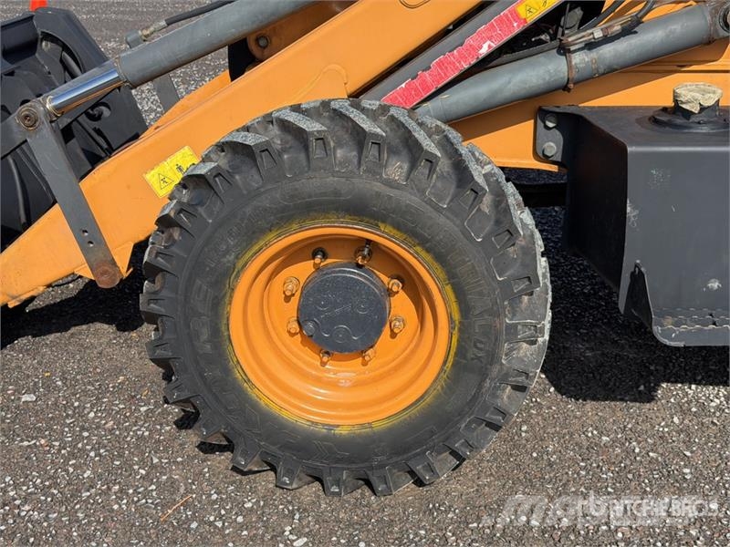 CASE 851EX-SS 4x4 Retroexcavadora / Backhoe Loader Ekskavaatorlaadurid