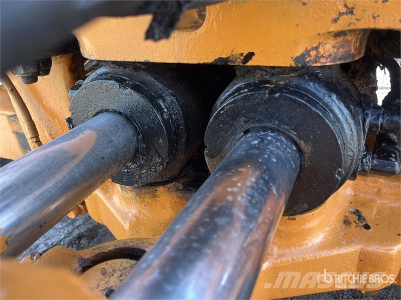 CASE 851EX-SS 4x4 Retroexcavadora / Backhoe Loader Terne