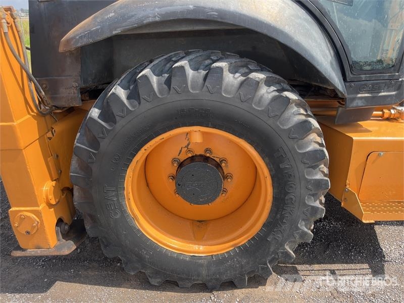CASE 851EX-SS 4x4 Retroexcavadora / Backhoe Loader Terne