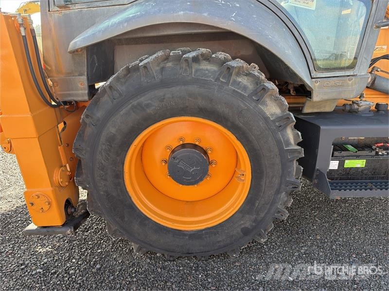 CASE 851EX-SS 4x4 Retroexcavadora / Backhoe Loader Ekskavaatorlaadurid