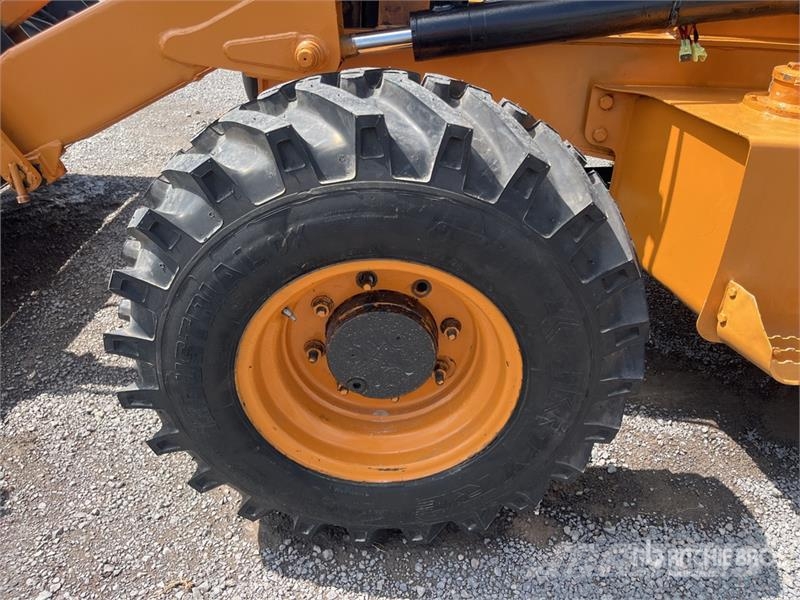 CASE 851EX-SS 4x4 Retroexcavadora / Backhoe Loader Terne