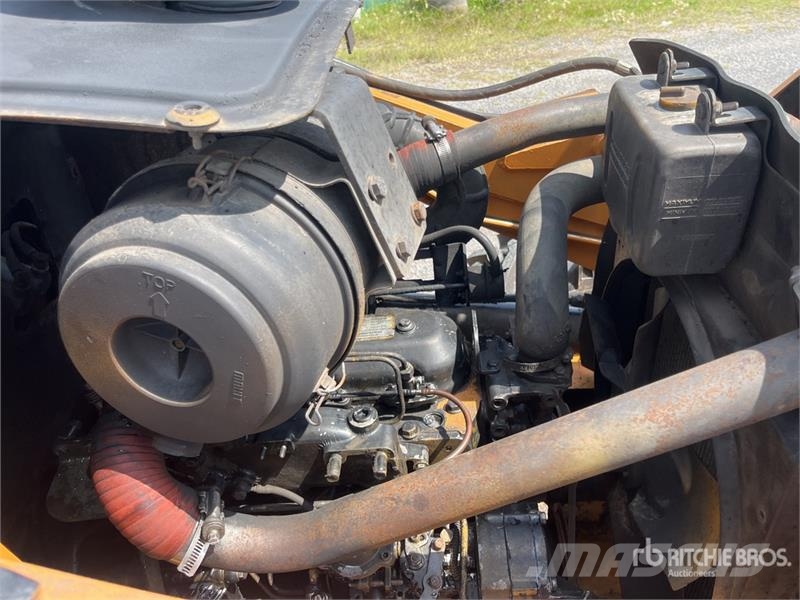 CASE 851EX-SS 4x4 Retroexcavadora / Backhoe Loader Terne
