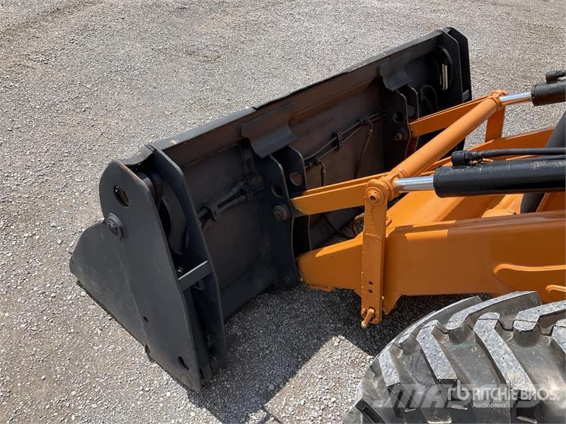CASE 851EX-SS 4x4 Retroexcavadora / Backhoe Loader Terne