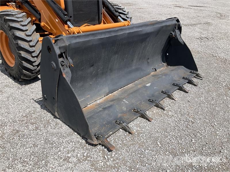 CASE 851EX-SS 4x4 Retroexcavadora / Backhoe Loader Terne