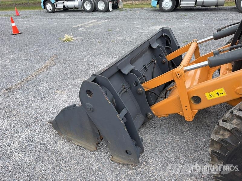 CASE 851EX-SS Retroexcavadora / Backhoe Loader 反鏟裝載機