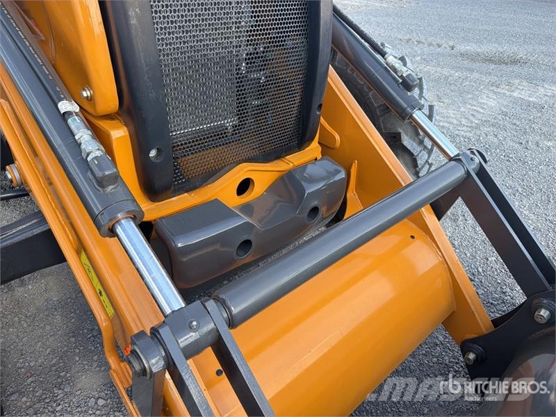 CASE 851NX 4x4 Retroexcavadora (Sin Usar) / Backhoe Loa Rovokopači