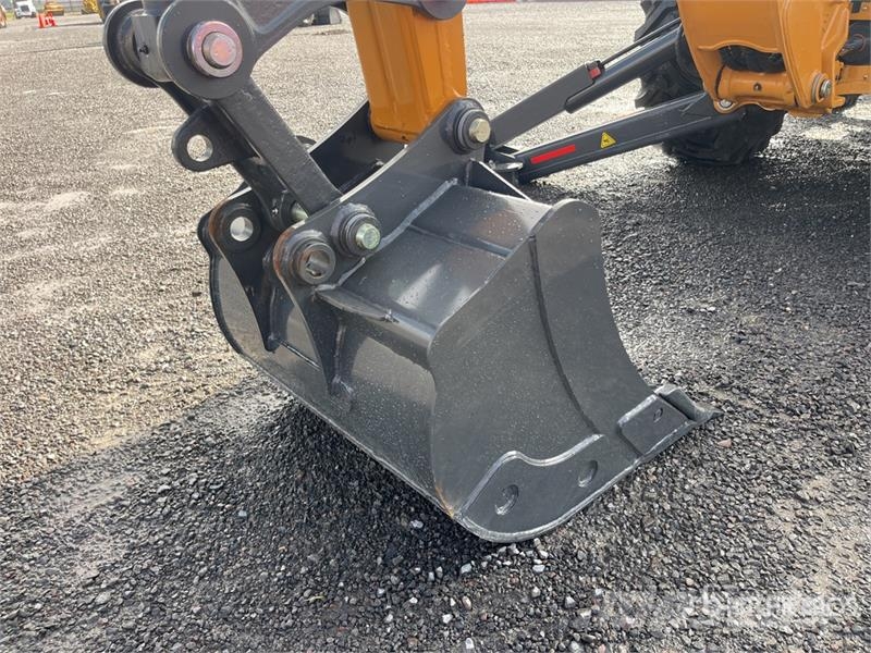 CASE 851NX 4x4 Retroexcavadora (Sin Usar) / Backhoe Loa لوادر ذات جرافات عكسية