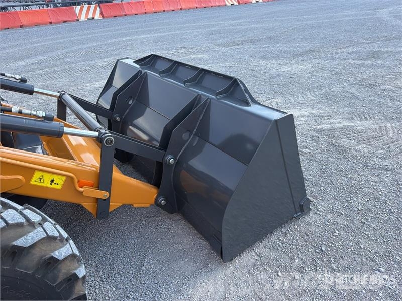 CASE 851NX 4x4 Retroexcavadora (Sin Usar) / Backhoe Loa Rovokopači