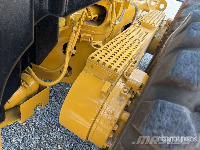 CAT 12M Motoconformadora / Motor Grader Graders