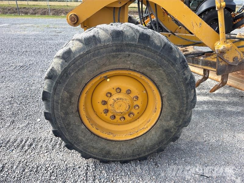 CAT 140H Niveladoras