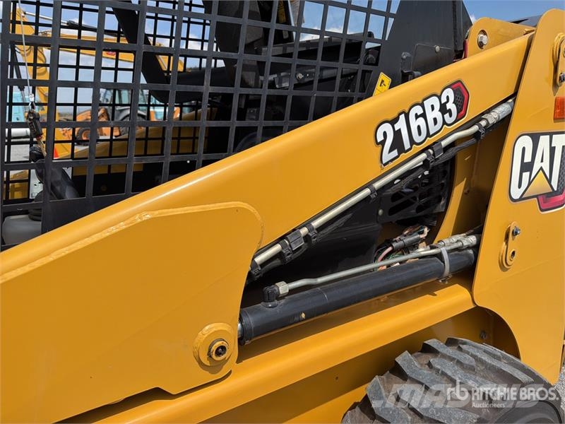 CAT 216B3 Kompaktrakodók