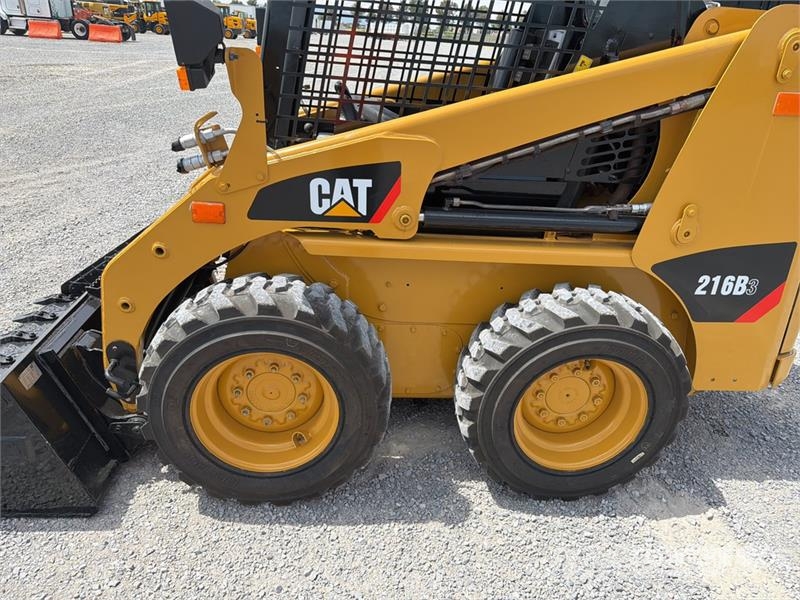 CAT 216B3 Kompaktrakodók