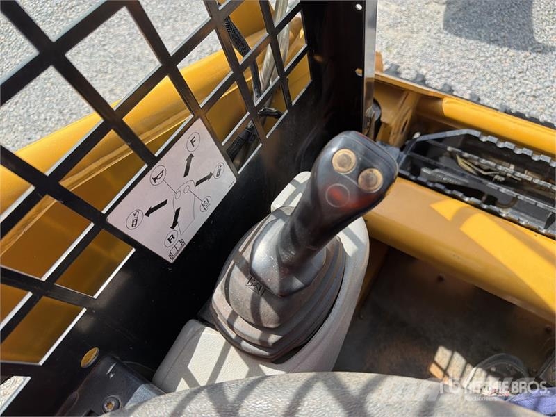 CAT 216B3 Kompaktrakodók