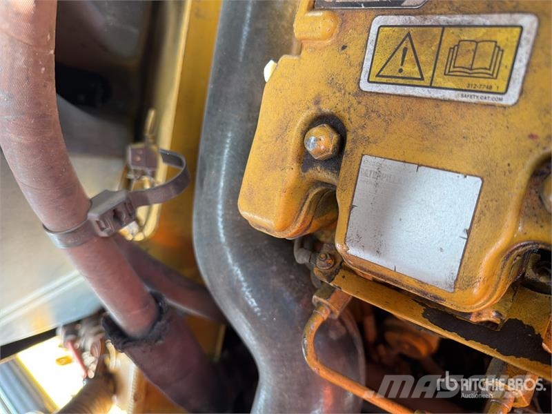 CAT 216B3 Kompaktrakodók