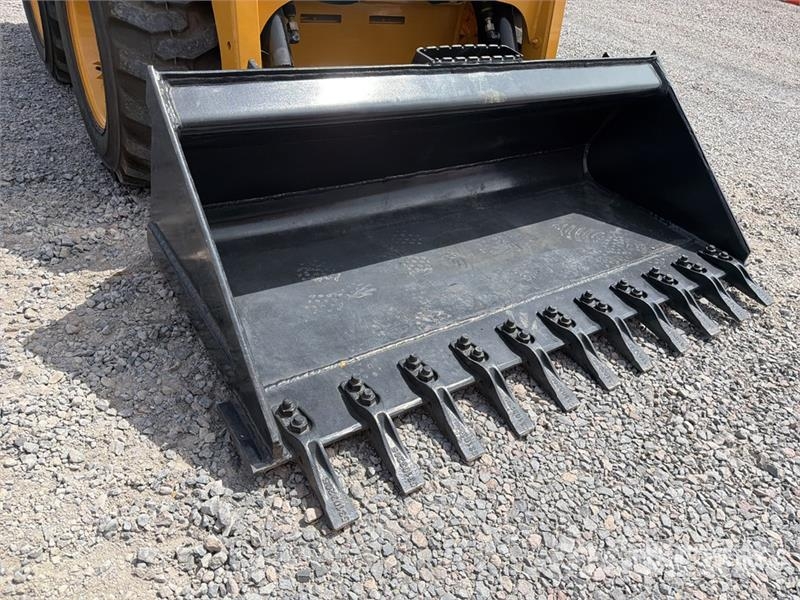 CAT 216B3 Kompaktrakodók
