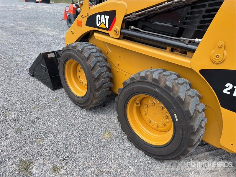 CAT 216B3 Kompaktrakodók