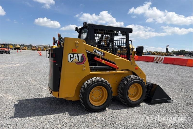 CAT 216B3 Kompaktrakodók
