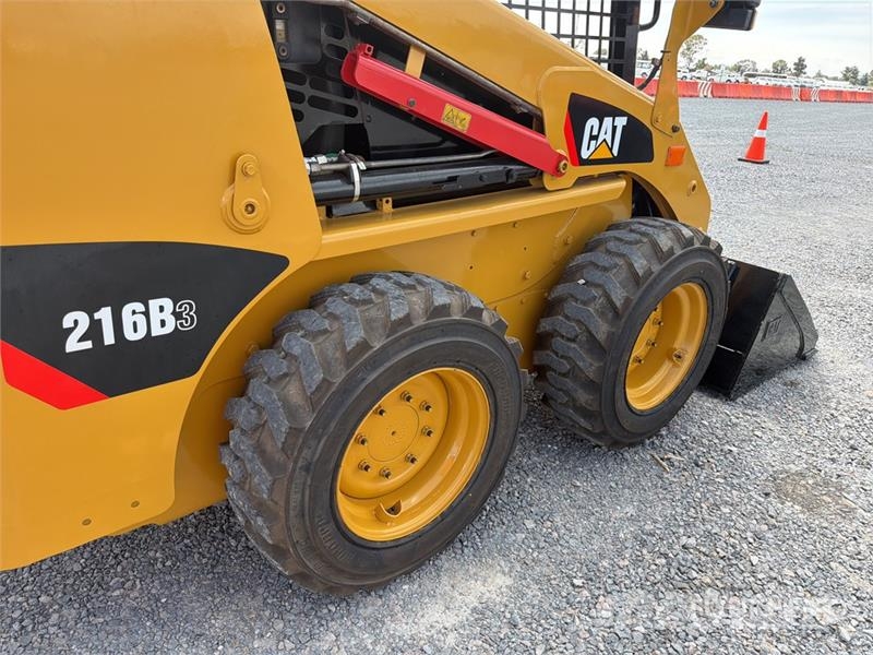 CAT 216B3 Kompaktrakodók