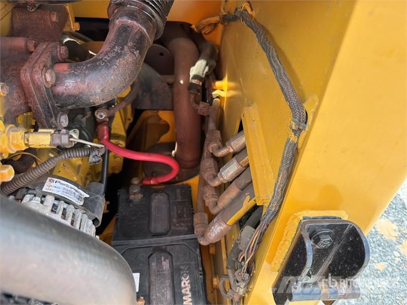 CAT 216B3 Kompaktrakodók