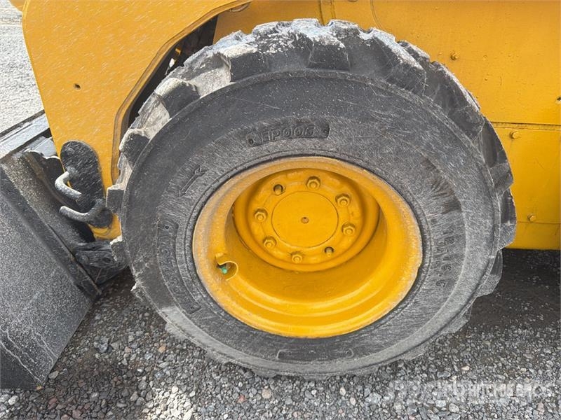 CAT 242B Series II Minicargador / Skid Steer Loader Φορτωτάκια