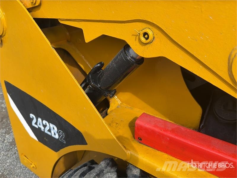 CAT 242B Series II Minicargador / Skid Steer Loader Φορτωτάκια